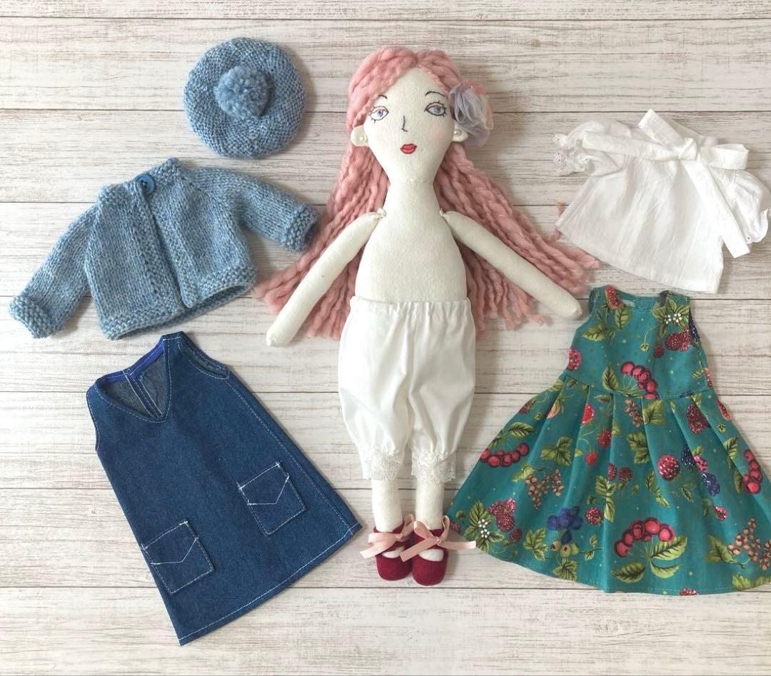 ハンドメイド着せ替え人形　ピンクヘアさん
