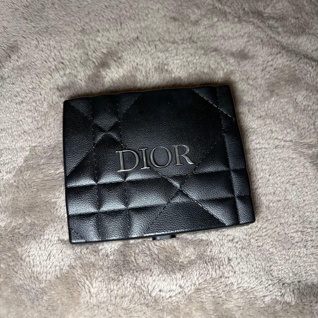 DIOR ディオールショウサンククルール　647 シルクトープ