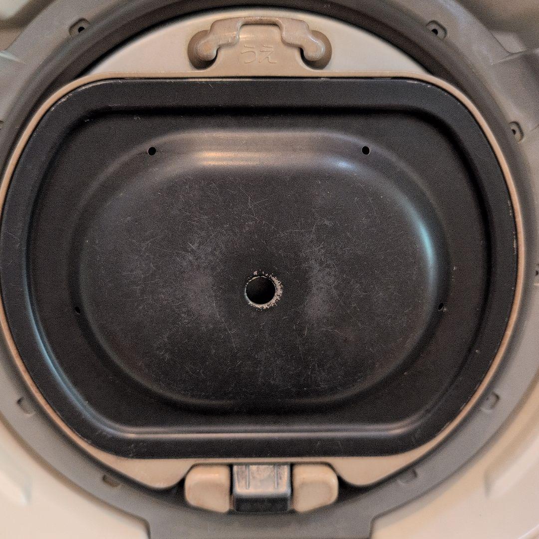 MITSUBISHI 炊飯器 本炭窯　NJ−AW109−W形　5.5合炊き