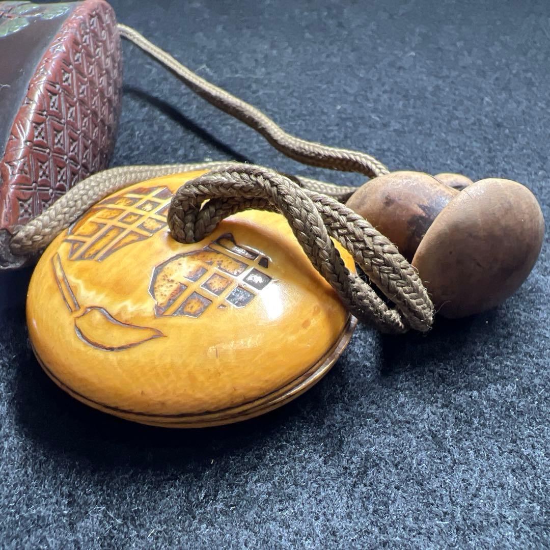 江戸期　木彫漆塗風景画四段印籠、極上饅頭根付　115g 東Y8-0218☆2F
