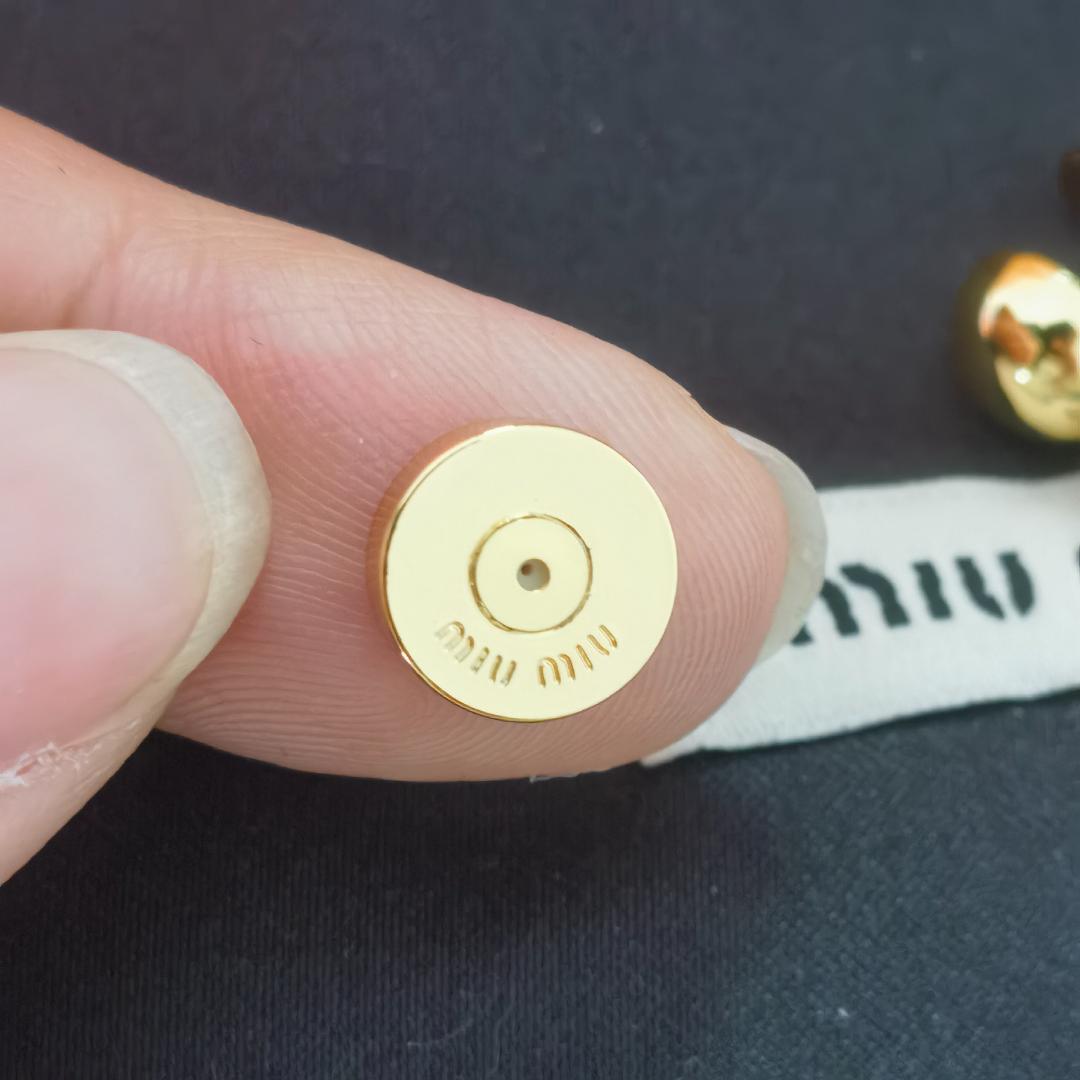 メタル ロゴ ドロップ ピアス