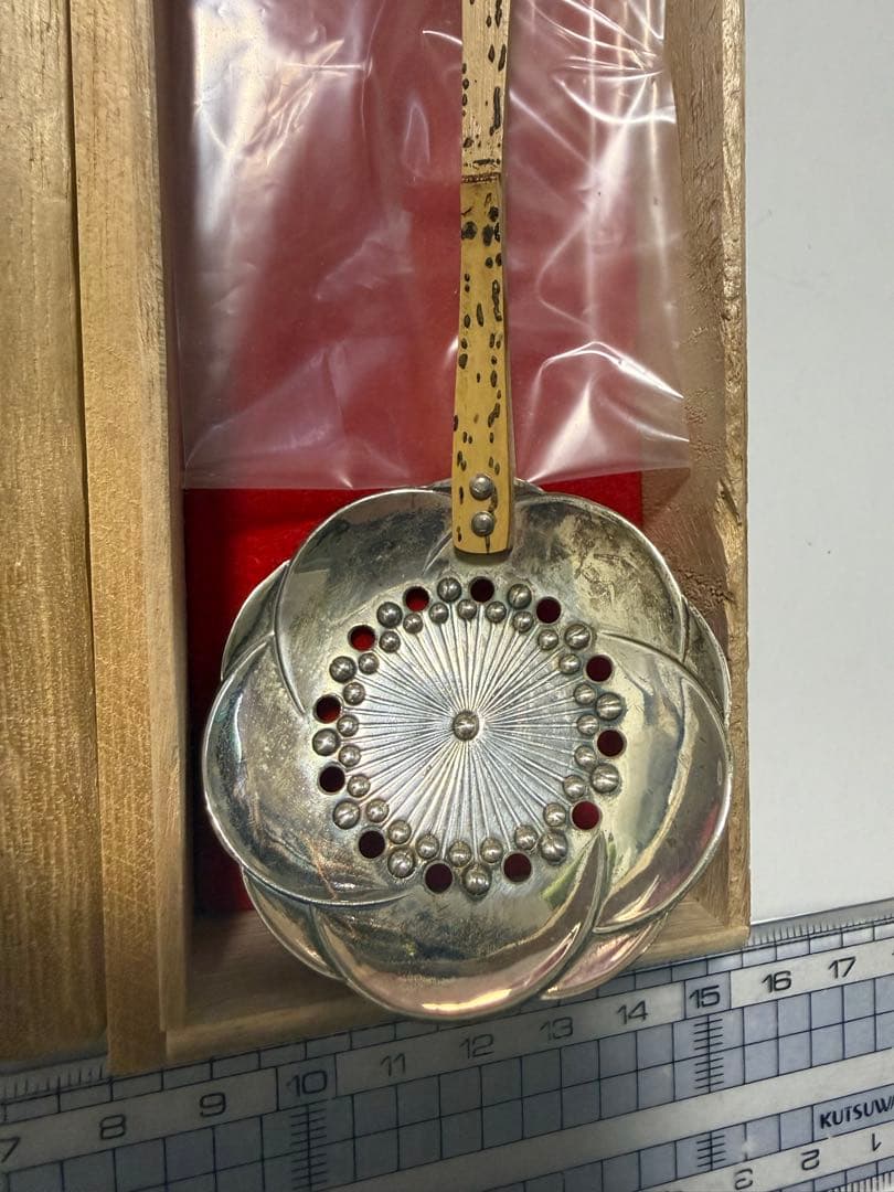 銀製 花型茶こし 木箱入り