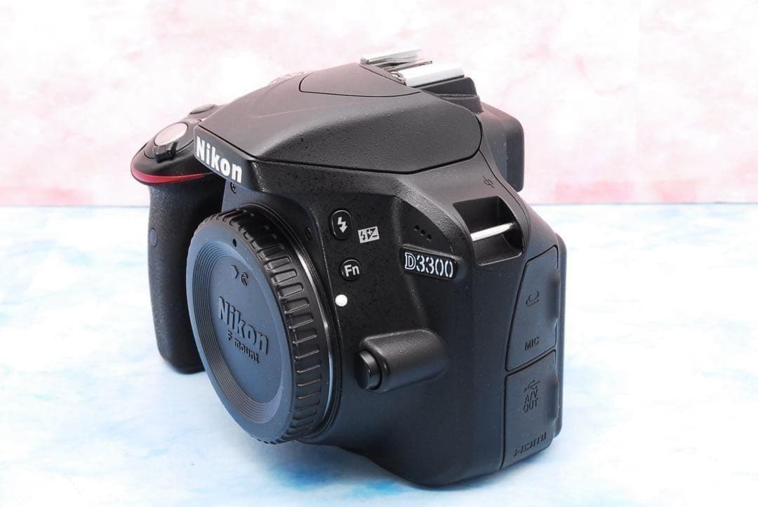 ☆Nikon D3300☆一眼レフカメラ☆バッグ付☆美品＆S数少☆初心者向け