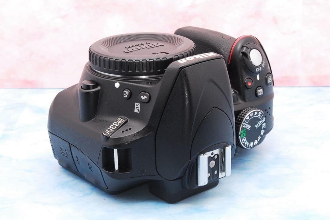 ☆Nikon D3300☆一眼レフカメラ☆バッグ付☆美品＆S数少☆初心者向け