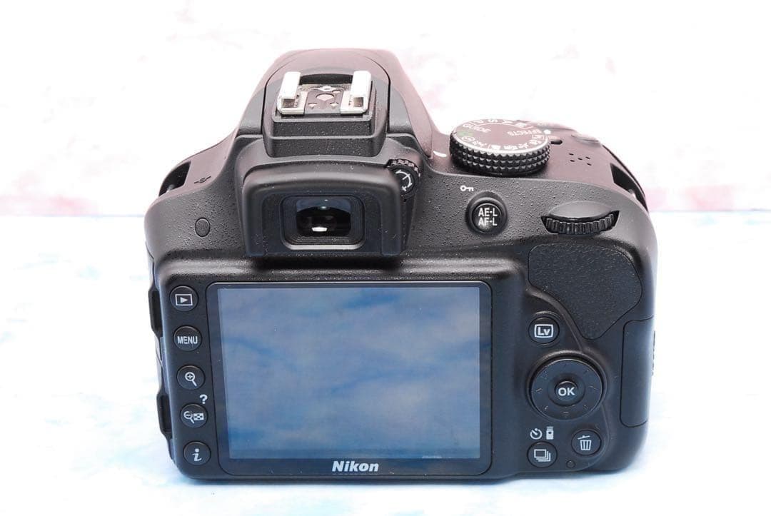 ☆Nikon D3300☆一眼レフカメラ☆バッグ付☆美品＆S数少☆初心者向け