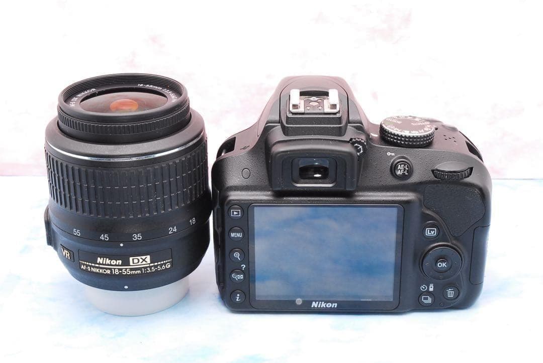 ☆Nikon D3300☆一眼レフカメラ☆バッグ付☆美品＆S数少☆初心者向け