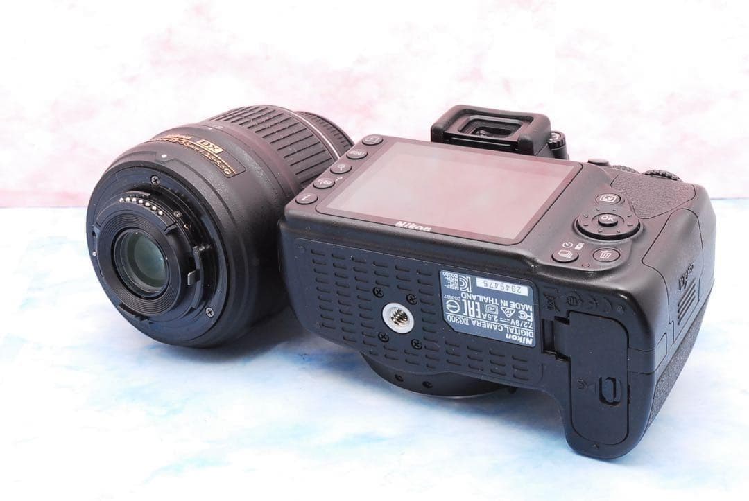 ☆Nikon D3300☆一眼レフカメラ☆バッグ付☆美品＆S数少☆初心者向け