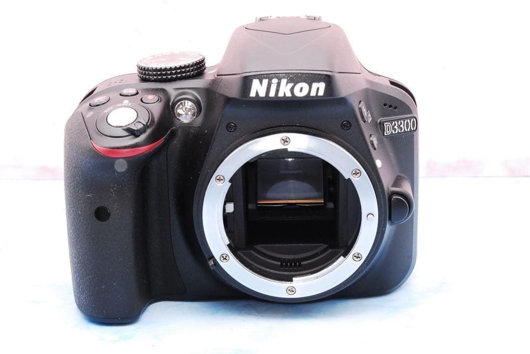 ☆Nikon D3300☆一眼レフカメラ☆バッグ付☆美品＆S数少☆初心者向け
