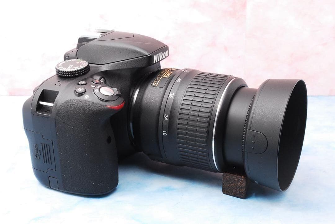 ☆Nikon D3300☆一眼レフカメラ☆バッグ付☆美品＆S数少☆初心者向け