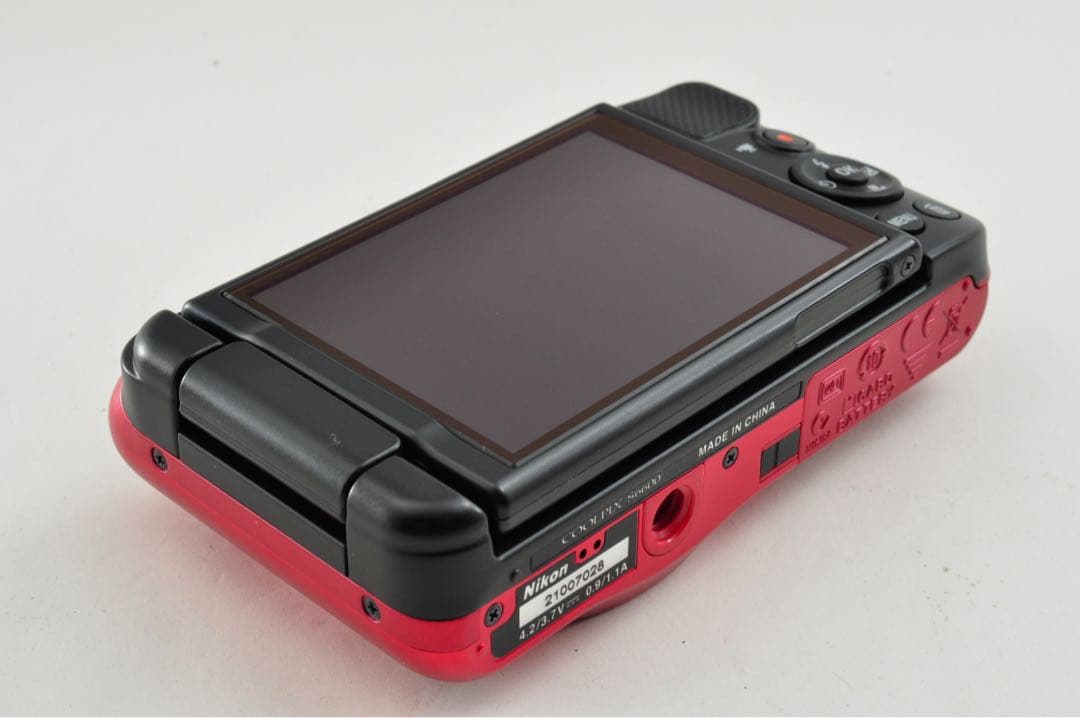 美品　Nikon COOLPIX S6600 レッド　コンデジ デジカメ カメラ