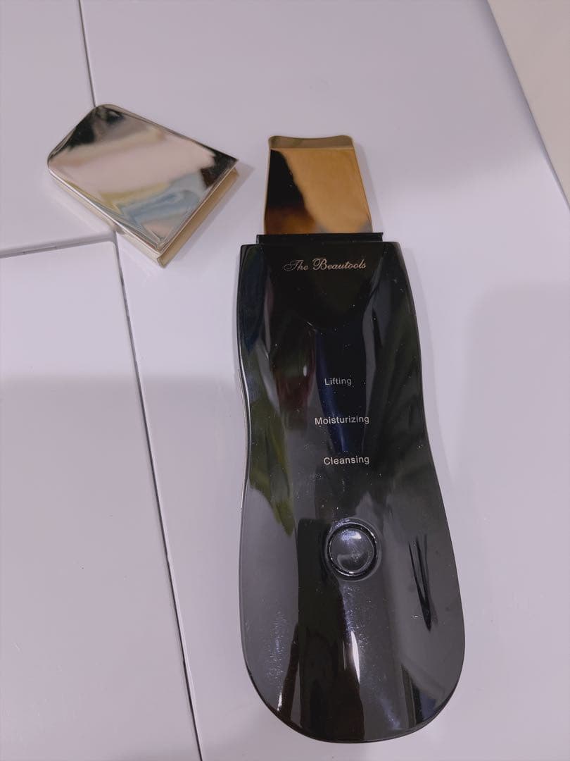 the beautools ウォーターピーリング複合美顔器