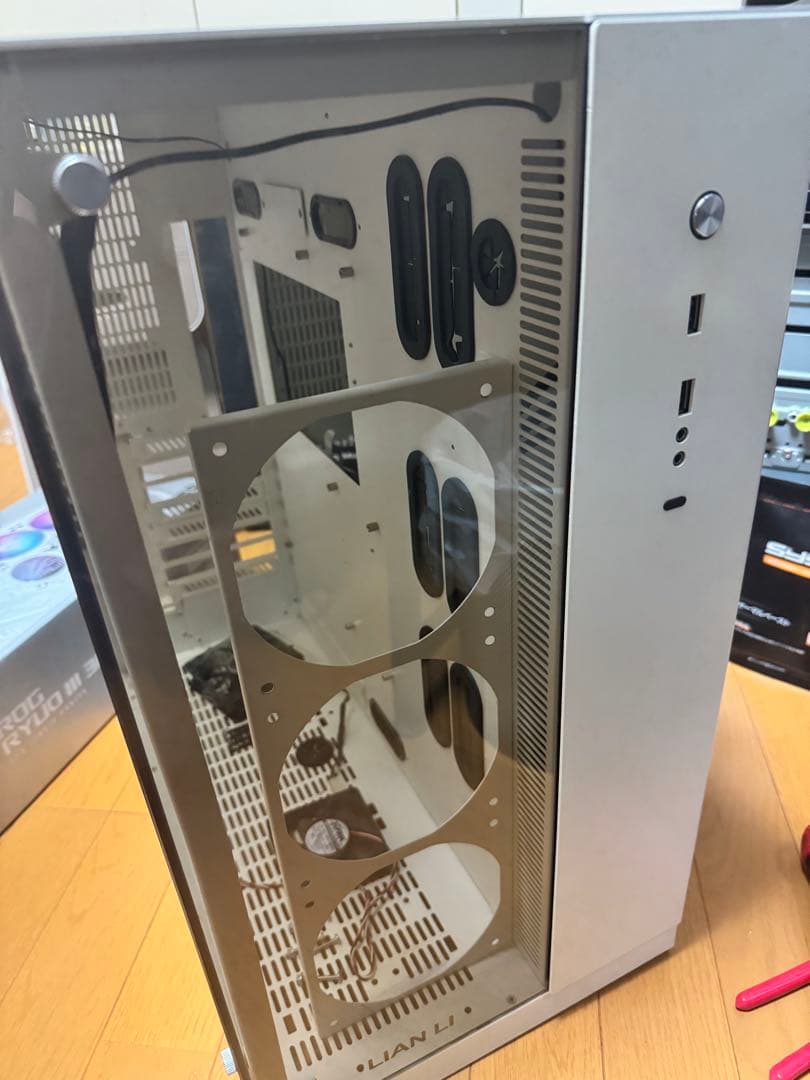 R*a様 LIAN LI O11 フルタワー PCケース