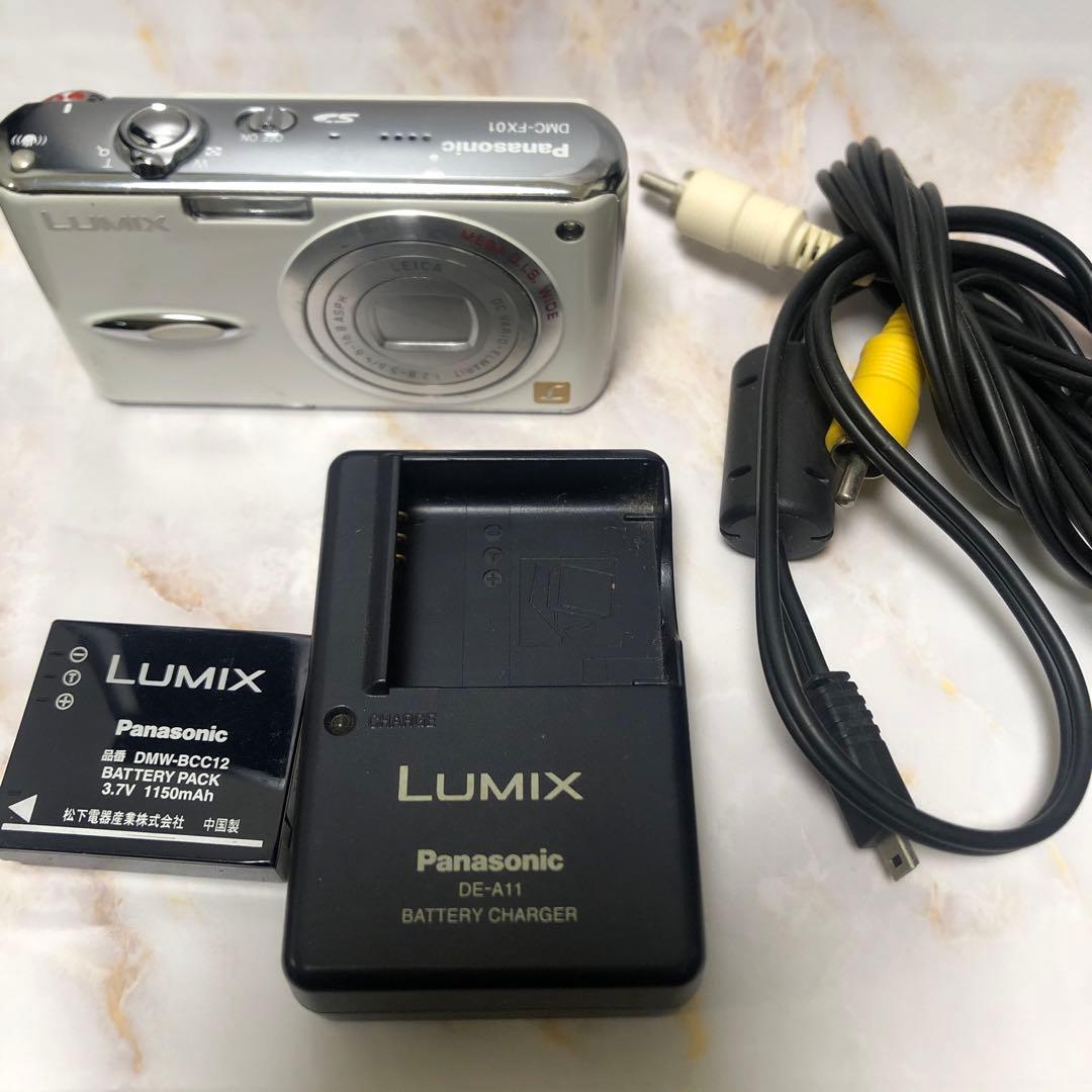 値下げPanasonic LUMIX DMC-FX01 ホワイト　デジタルカメラ