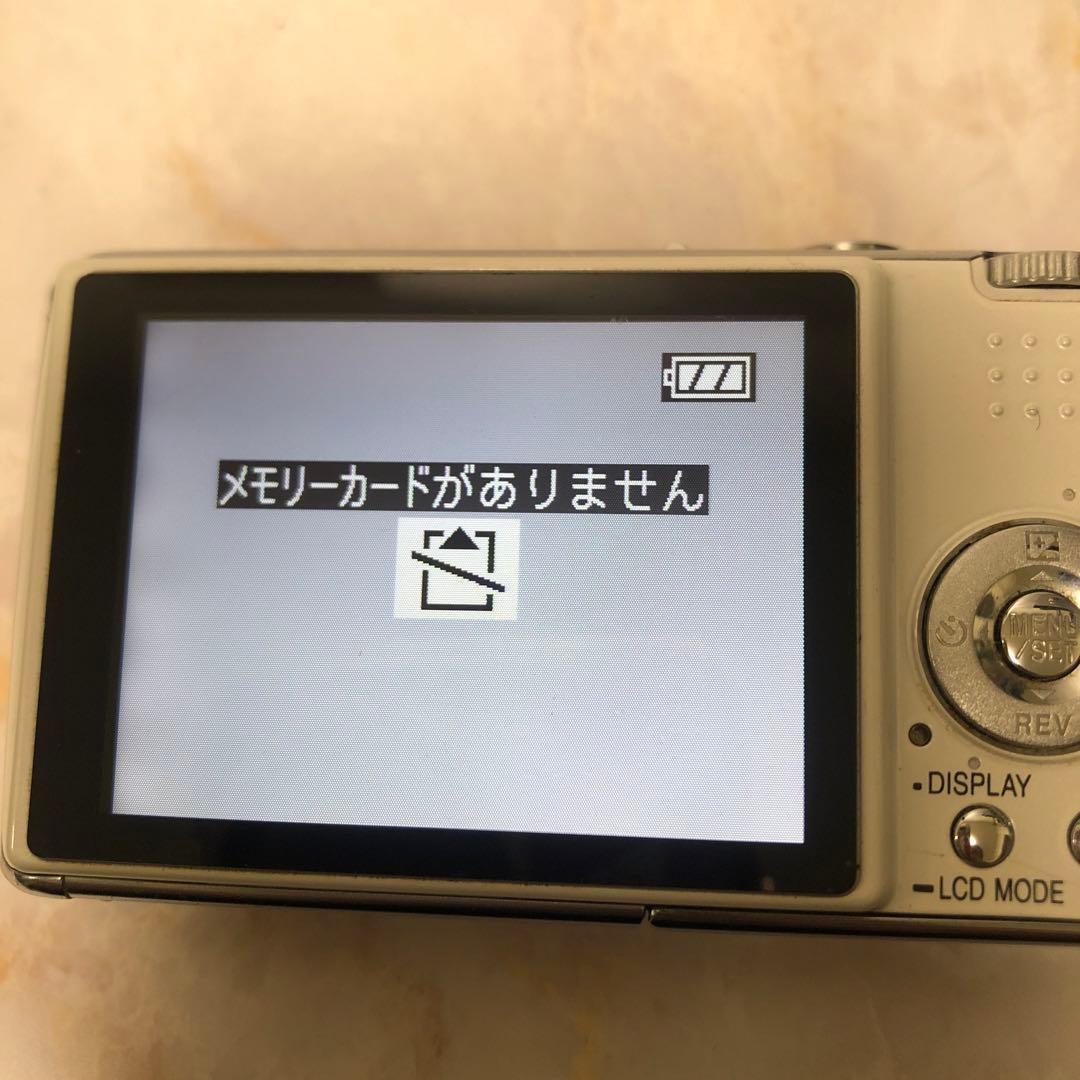 値下げPanasonic LUMIX DMC-FX01 ホワイト　デジタルカメラ