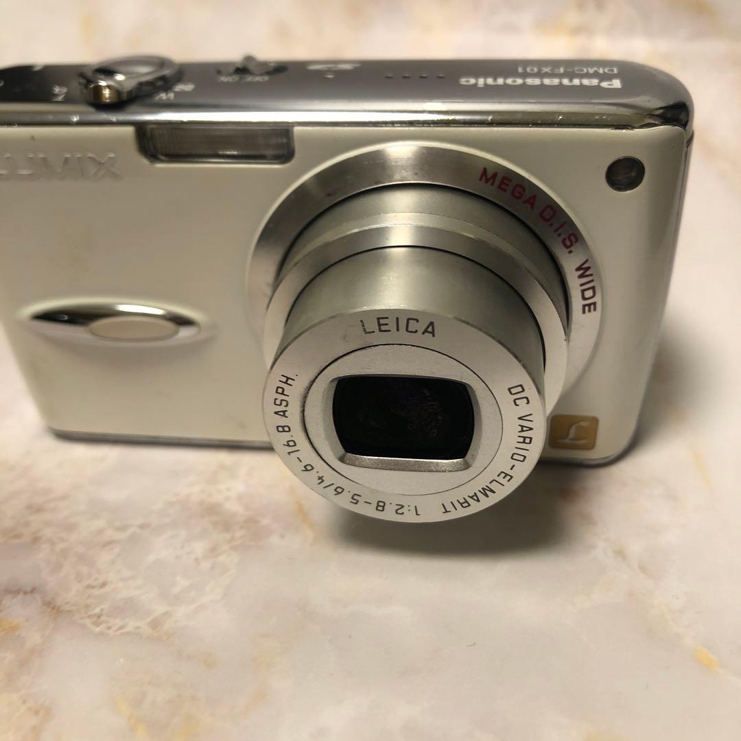 値下げPanasonic LUMIX DMC-FX01 ホワイト　デジタルカメラ