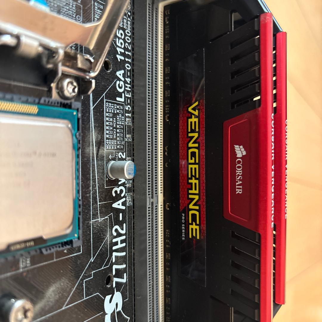 CPU Core i7-3770K + Z77 + DDR3 16GB