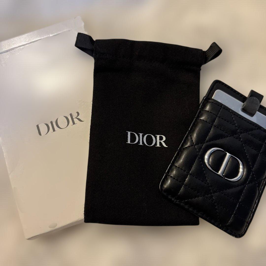 Dior キルティング ミラー スマホカードケース ノベルティ