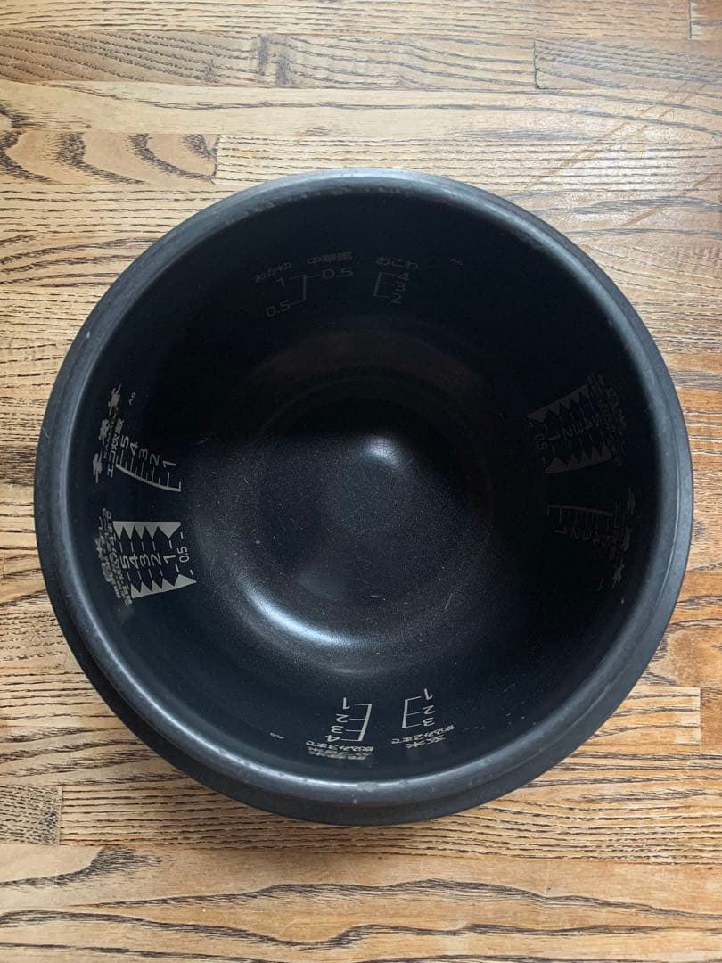 三菱 本炭釜 KAMADO NJ-AW106-W 5.5合 IH炊飯器 15年製