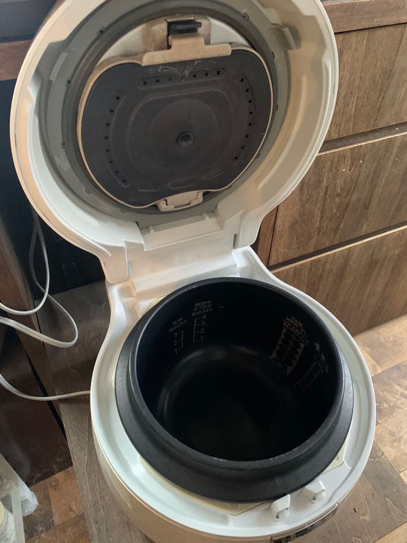 三菱 本炭釜 KAMADO NJ-AW106-W 5.5合 IH炊飯器 15年製