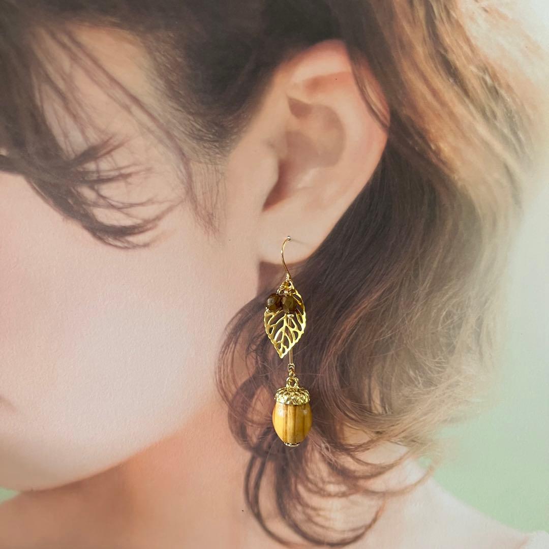 再販☆❤️ どんぐり　秋　木の実　木の葉　ピアス　イヤリング　ハンドメイド