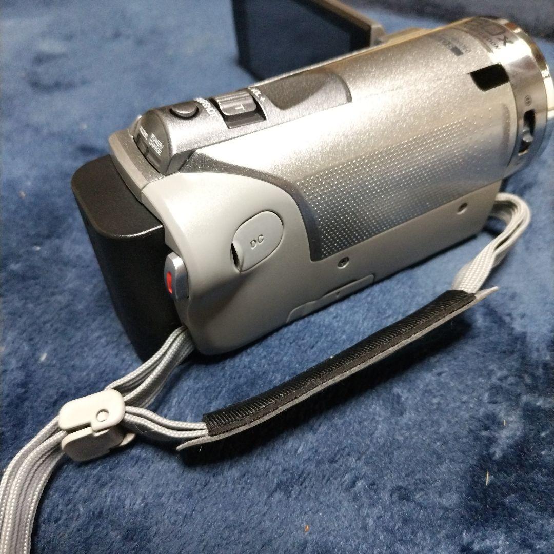 60倍ズーム ビデオカメラ シルバー