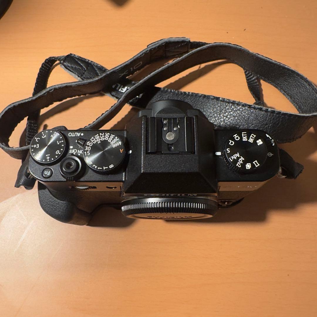 美品 FUJIFILM X-T30 ブラック ボディ 純正グリップ付
