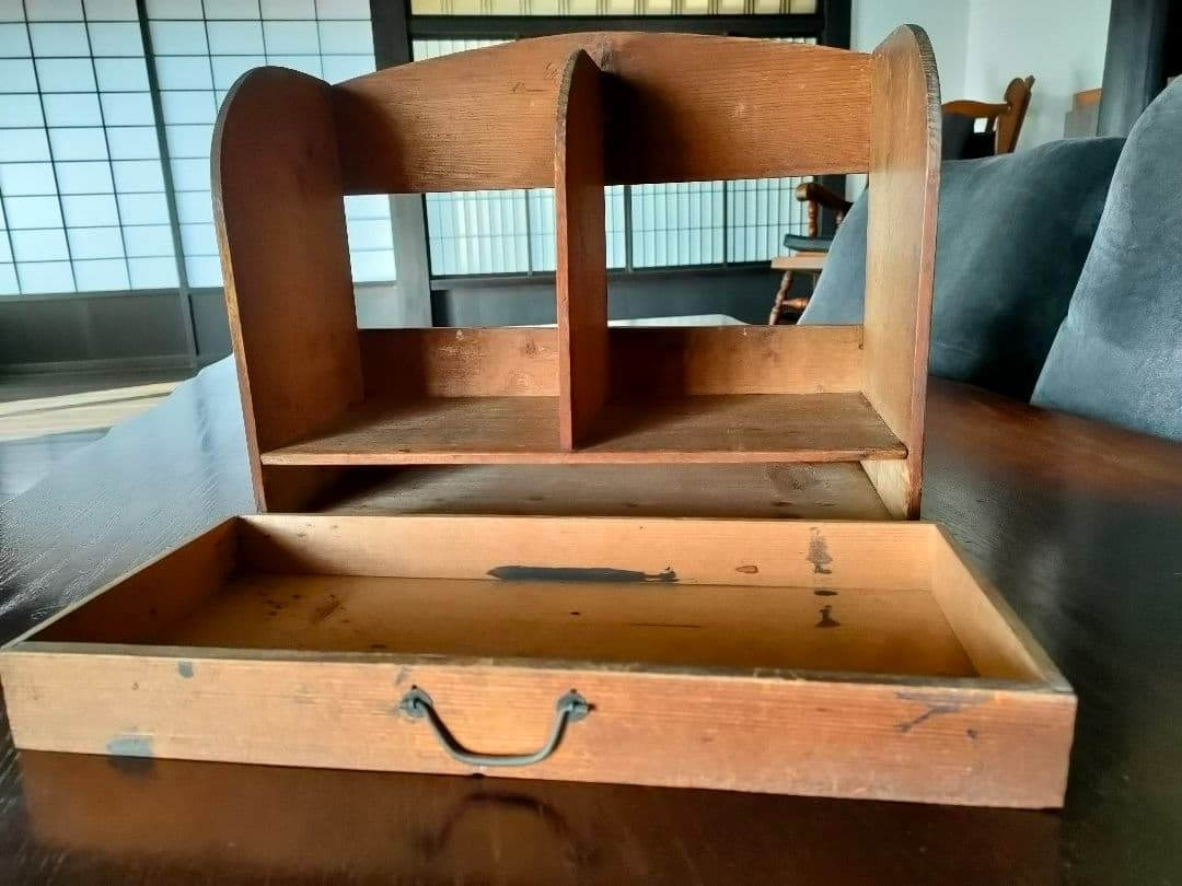 レトロな本立て.小物入れ 横38cm 高さ28cm 奥27cm シェルフ飾り棚