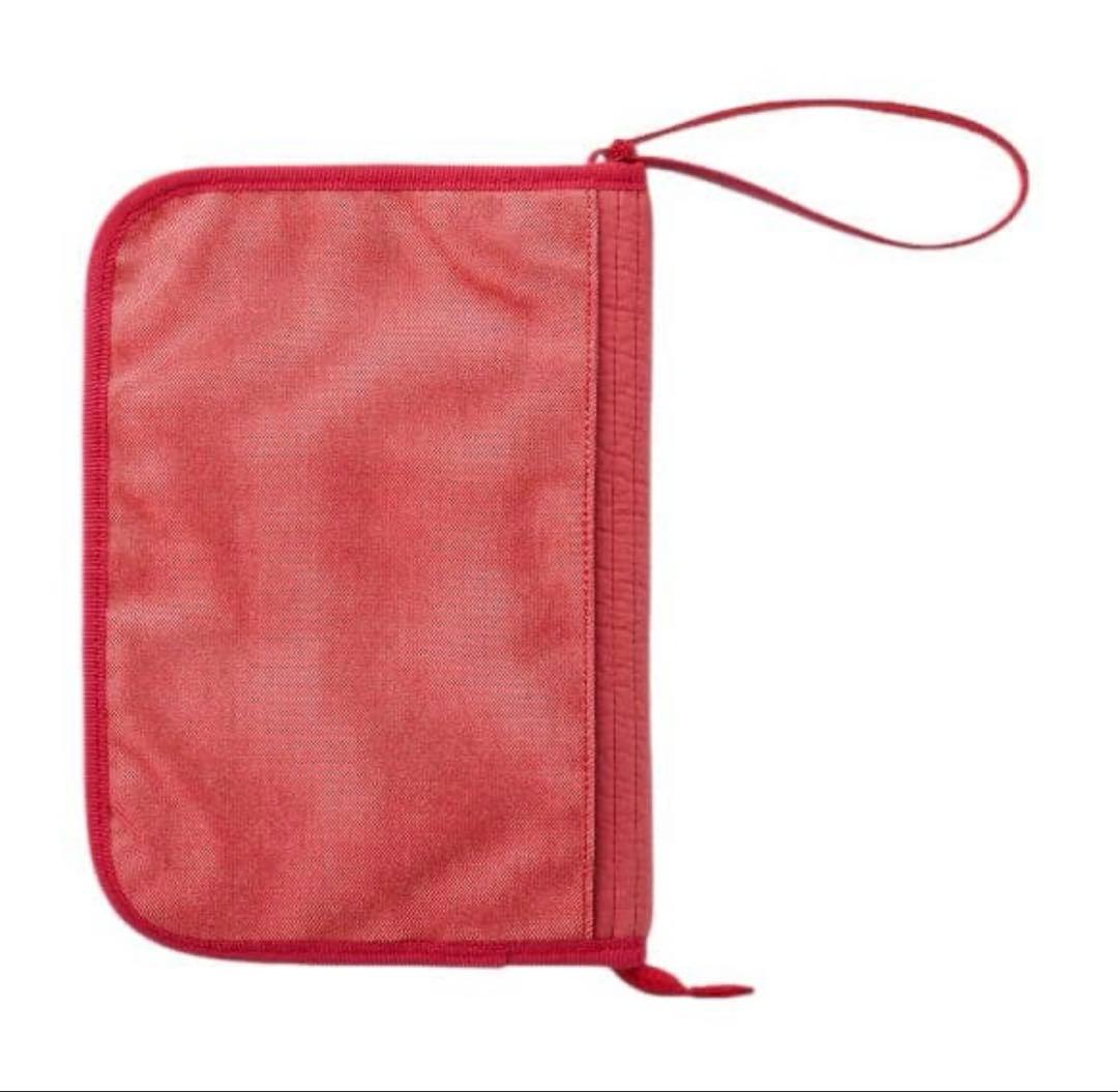 ⭐️新品⭐️定価以下♡ファミリア ピオヌンナル マルチケース（cocoru）レッド