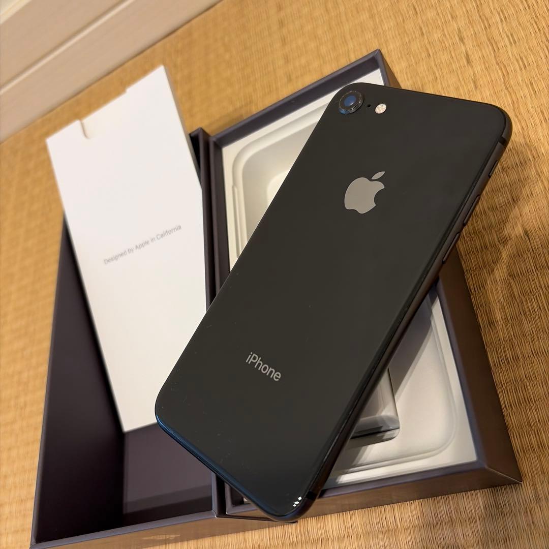 iPhone8 64GBスペースグレー SIMロック解除済み