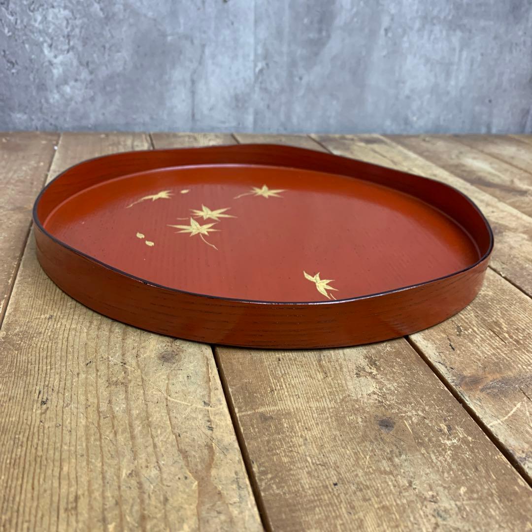 D-5 【デザイン盆】漆器 丸盆 なぶり盆 紅葉 蒔絵 朱塗り 変形盆 伝統工芸