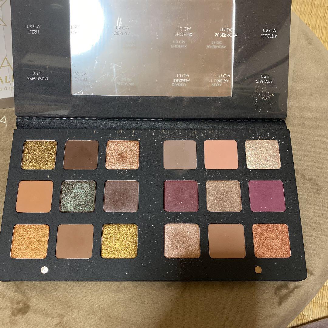 アイシャドウ natasha denona star palette