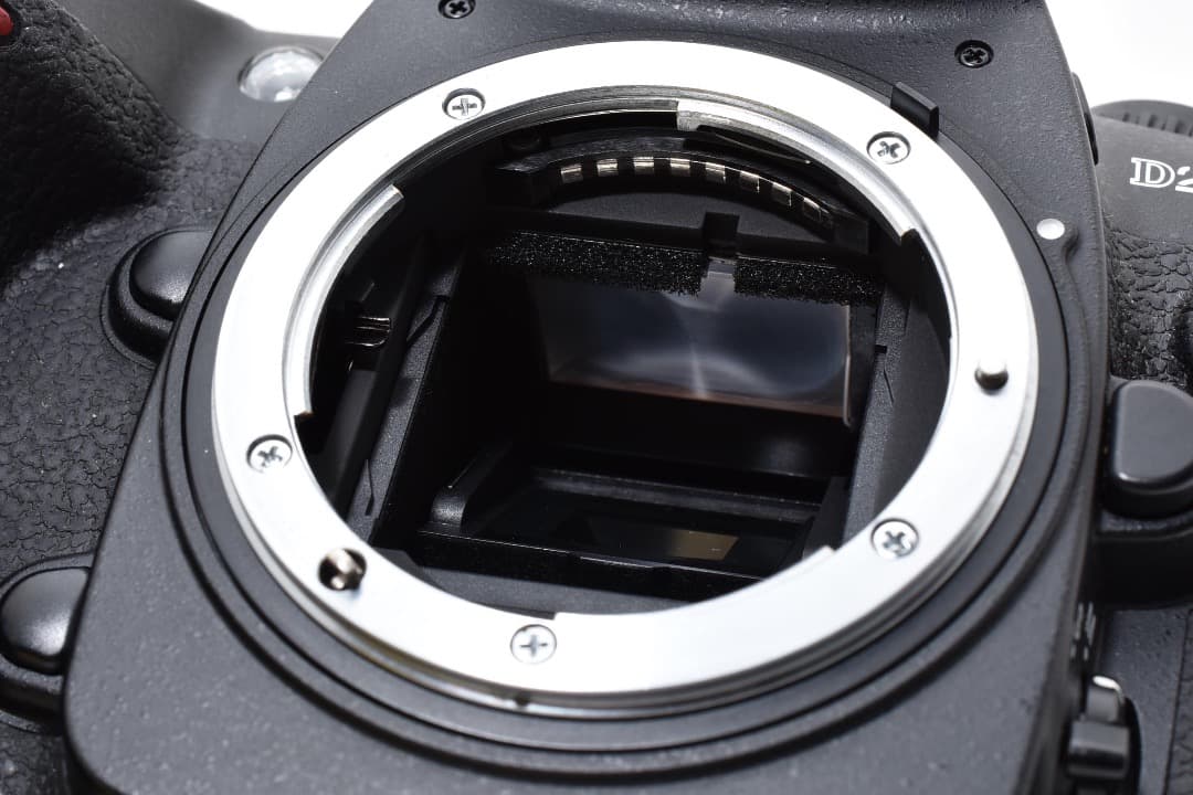 ショット数: 20938回 Nikon D200 ボディ 充電器付き #1254