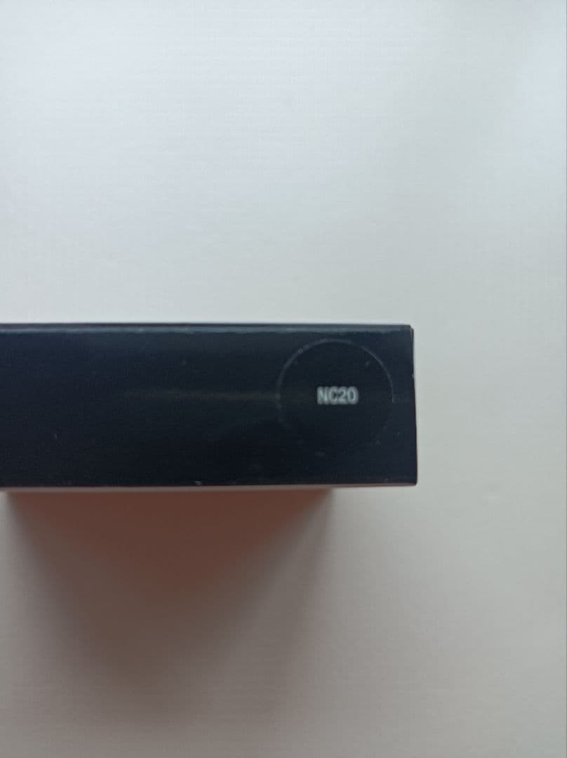 MAC LIGHTFUL C3 NC20 パウダーファンデーション