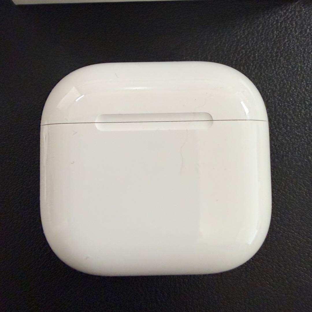Apple AirPods 第４世代　バッテリーケース　イヤホン左のみ