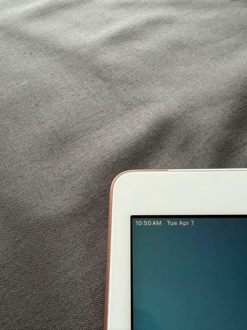 iPad7 GOLD 128GB Wi-Fi Cellularモデル A2198