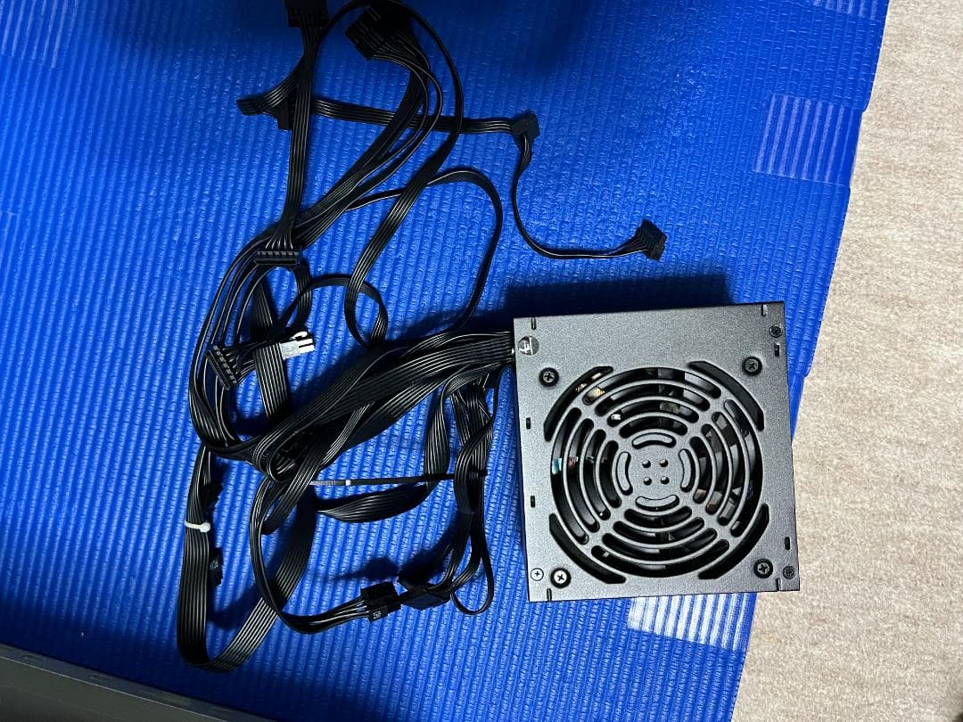 FRONTIER ミドルタワーPCケース　電源付き