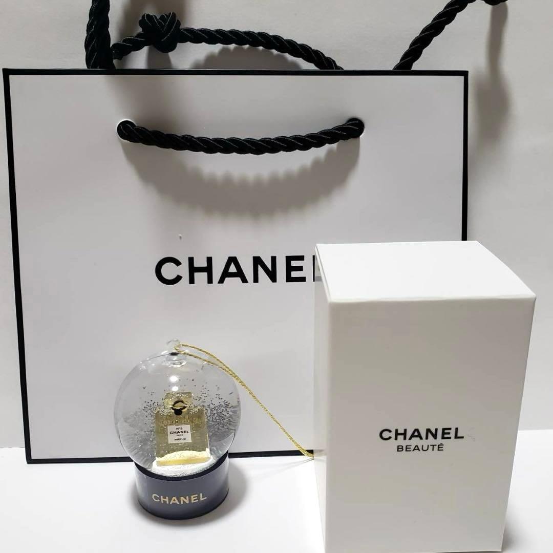 CHANEL⭐︎シャネル　2025ホリデー　N°5 ミニチュア スノードーム