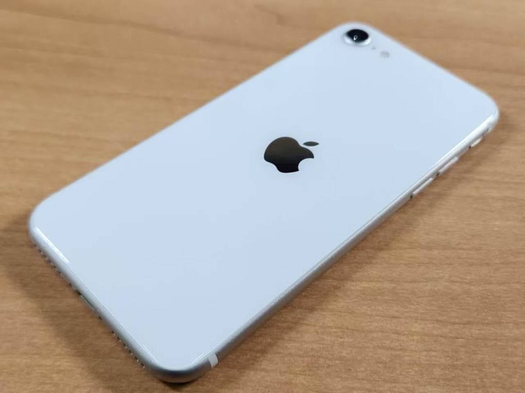 031600K iPhone SE A2782 64GB 第3世代