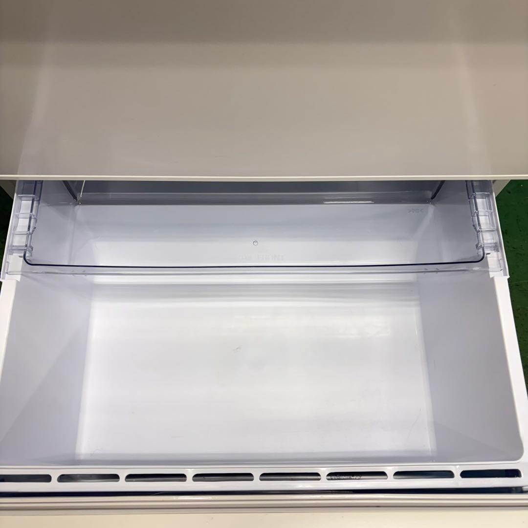 823 最新モデル　冷蔵庫　小型　大型　200L〜300L 一人暮らしにも