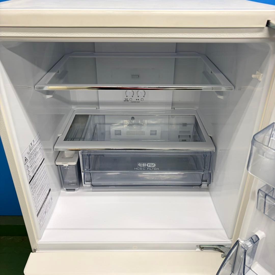 823 最新モデル　冷蔵庫　小型　大型　200L〜300L 一人暮らしにも