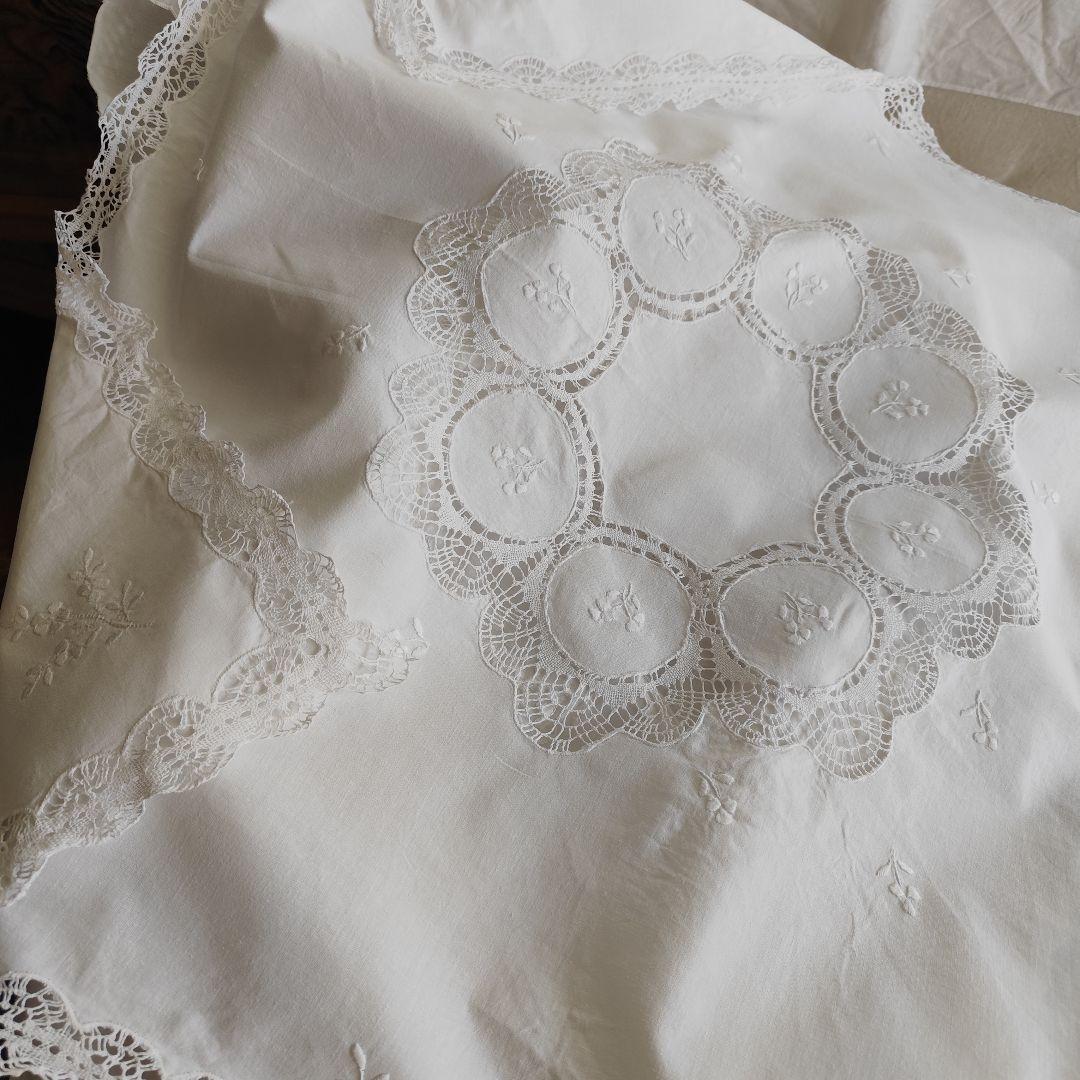 ボビンレース　白糸手刺繍　テーブルクロス