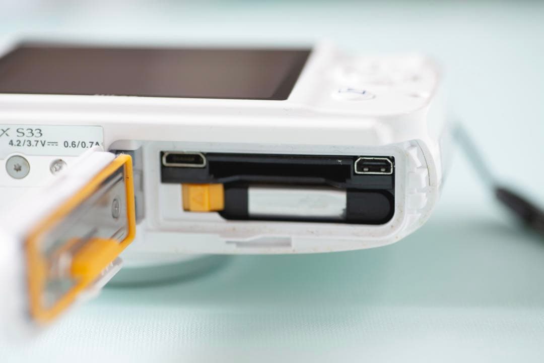 Nikon COOLPIX S33 防水コンパクトデジタルカメラ