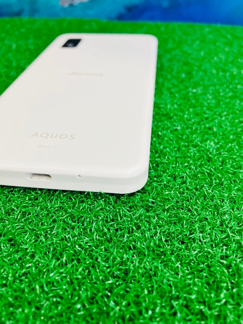 AQUOS SH-51C docomo ホワイト