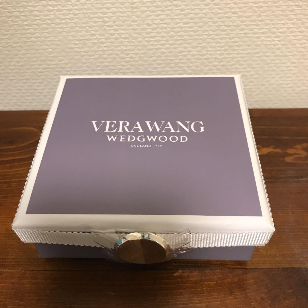 【国内未発売・新品】VERA WANG ウェッジウッド コンパクトミラー