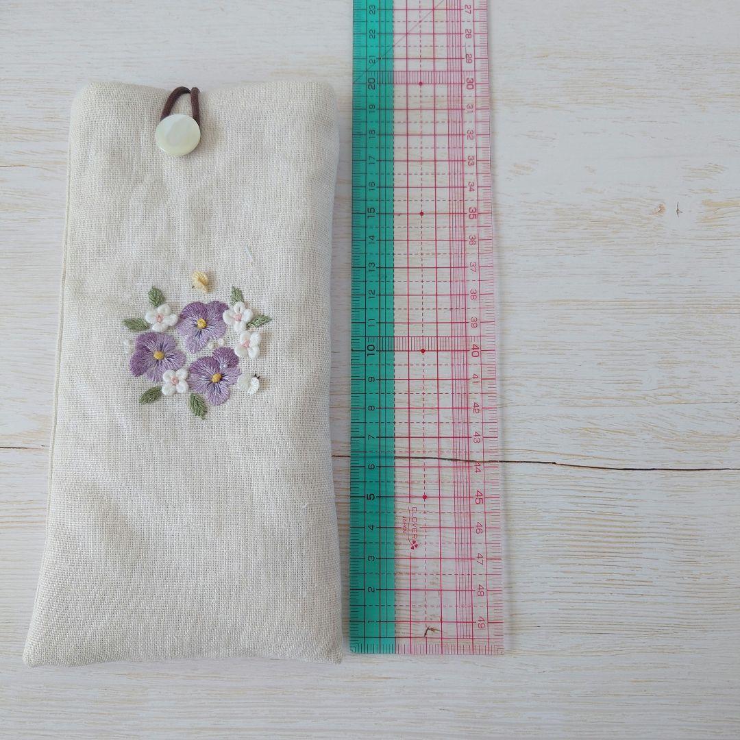 手刺繍入　貝ボタン付き メガネケース/ペンケース【スミレと蝶々】