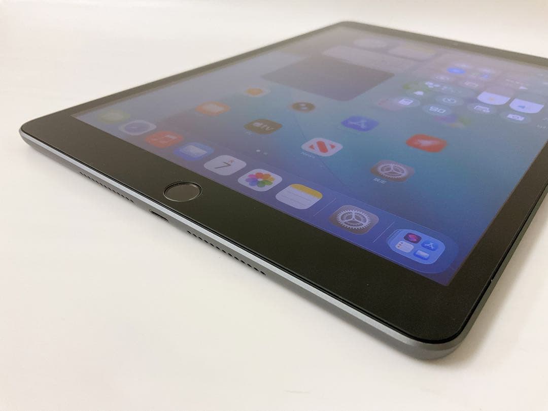【BT90％】iPad 第8世代 32GB Cellularモデル スペースグレ