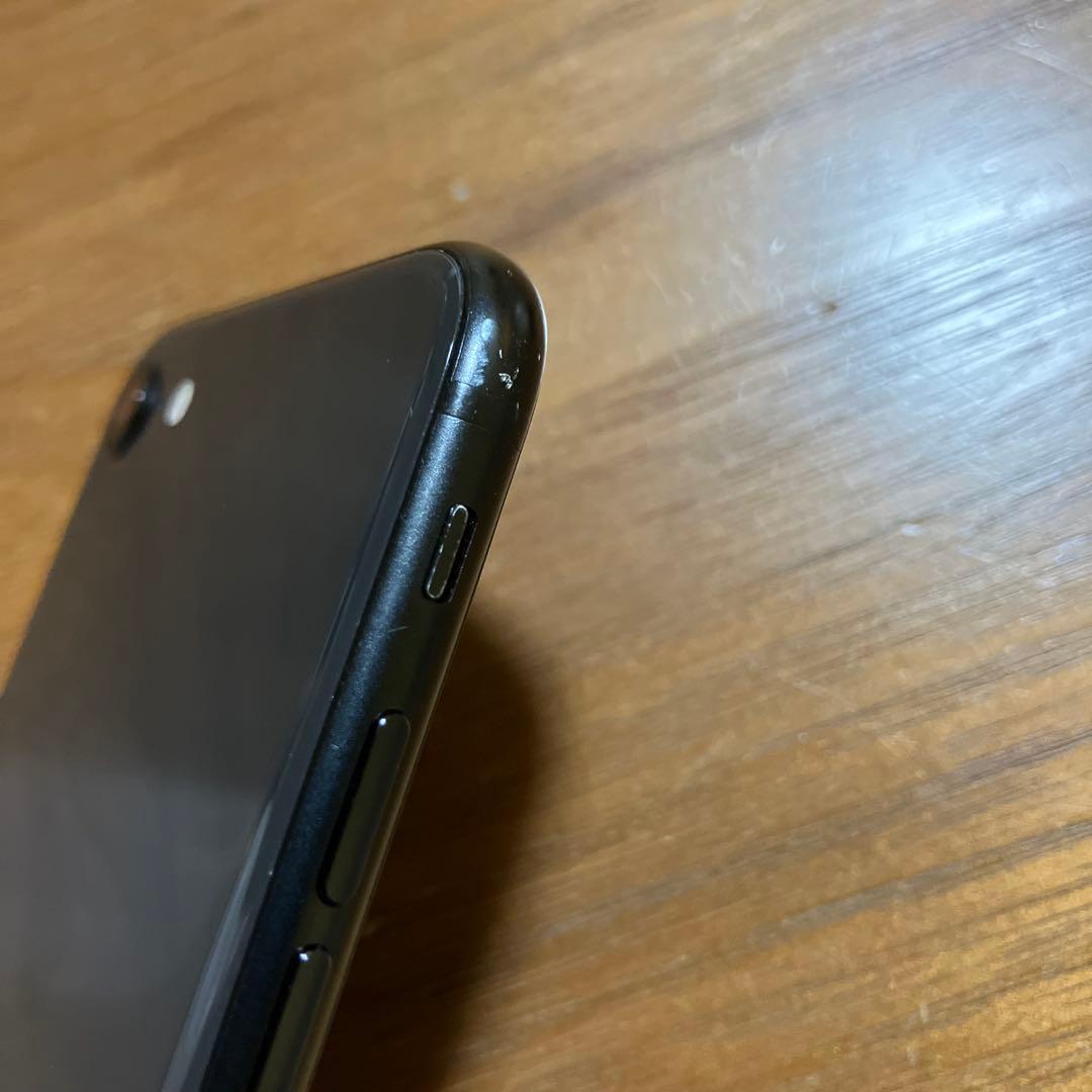 iPhoneSE 第二世代　ブラック 裏面ひび割れあり　128GB