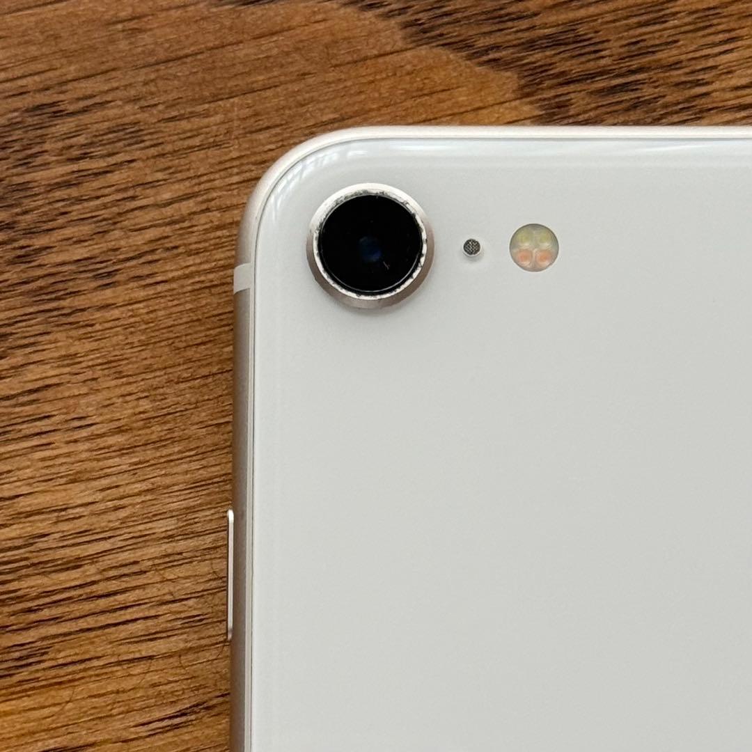 iPhoneSE3 64GB ホワイト　スターライト