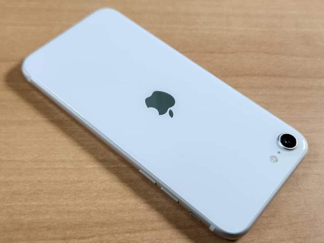 031900E iPhone SE A2782 64GB 第3世代