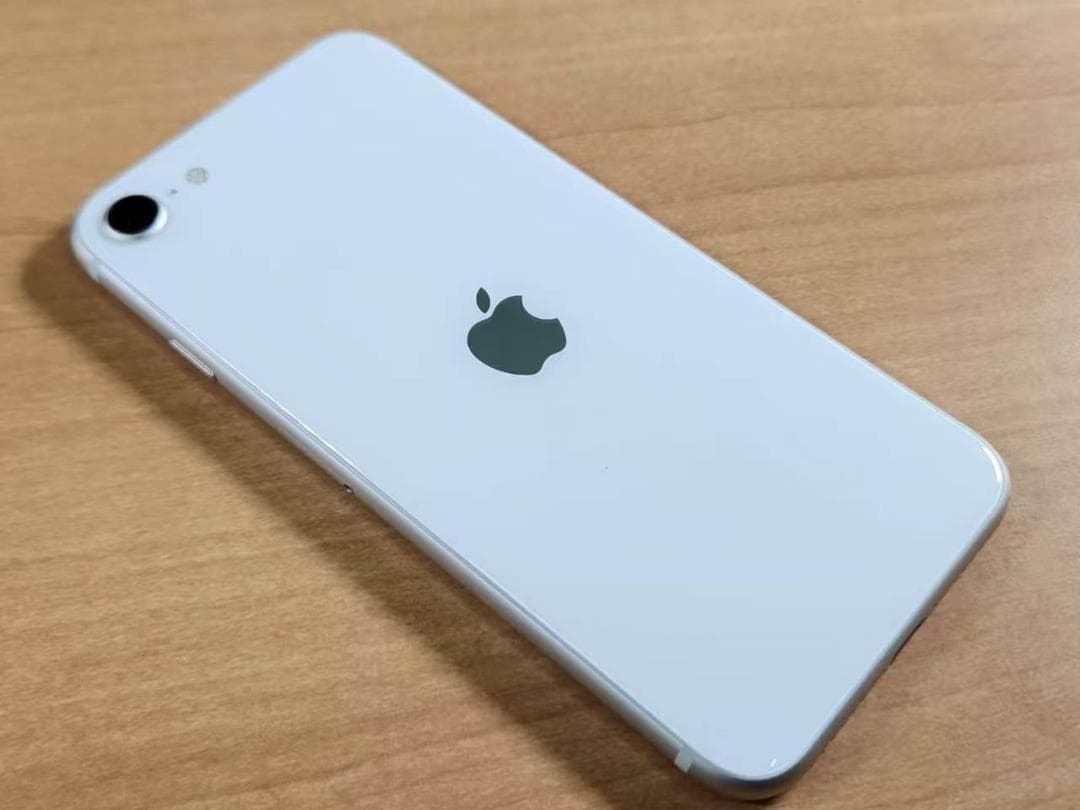 031900E iPhone SE A2782 64GB 第3世代